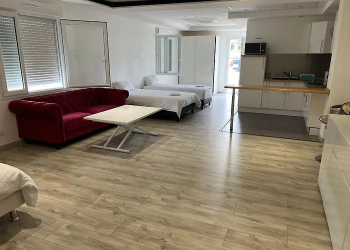 Studio Open Space Complet Avec Piscine